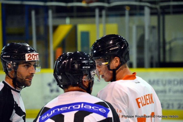 Photo hockey reportage Les Ducs déjouent le Gamyo
