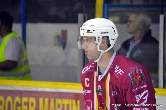 Photo hockey reportage Les Ducs déjouent le Gamyo