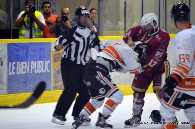 Photo hockey reportage Les Ducs déjouent le Gamyo