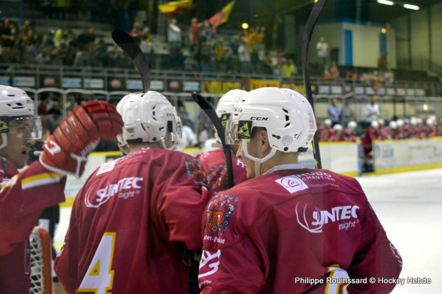 Photo hockey reportage Les Ducs déjouent le Gamyo