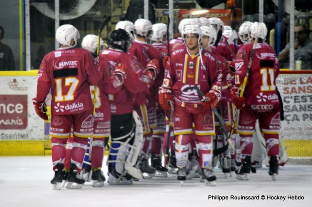 Photo hockey reportage Les Ducs déjouent le Gamyo
