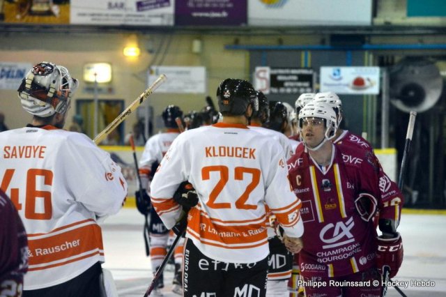 Photo hockey reportage Les Ducs déjouent le Gamyo