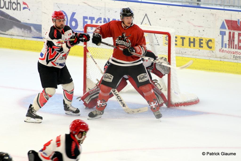 Chamonix / Morzine 5 - 4 Neuilly/Marne