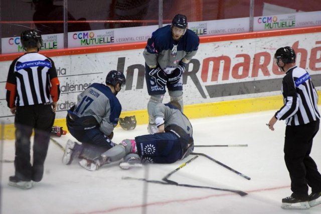 Photo hockey match Amiens  - Angers  le 06/09/2016