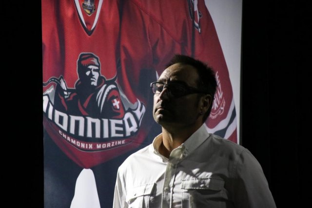 Photo hockey reportage Les Pionniers présentés ce jeudi