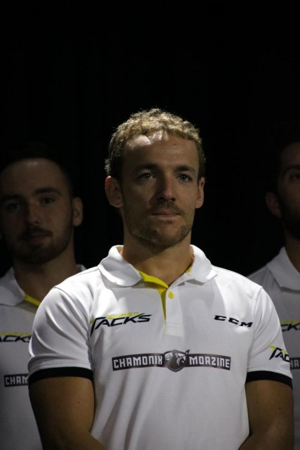 Photo hockey reportage Les Pionniers présentés ce jeudi
