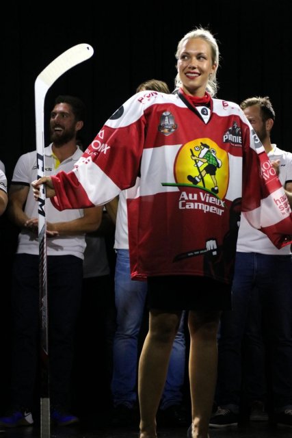 Photo hockey reportage Les Pionniers présentés ce jeudi