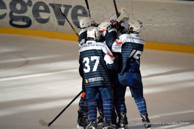 Photo hockey reportage Triomphe au Trophée Jeunes Talents