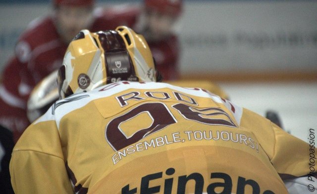 Photo hockey reportage NLA: Fin du match, à la 34e