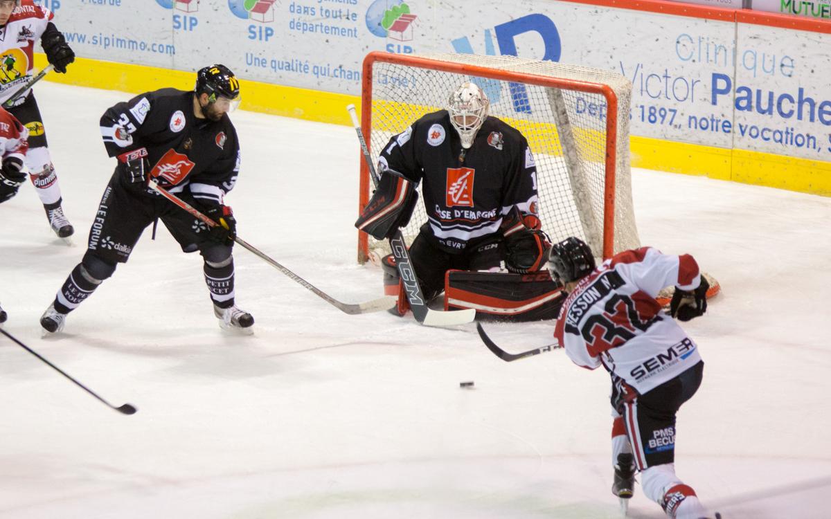 Amiens  3 - 4 Chamonix / Morzine