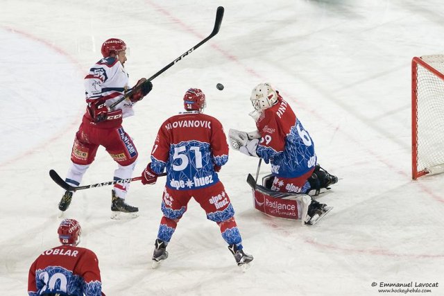 Photo hockey match Lyon - Grenoble  le 30/12/2016