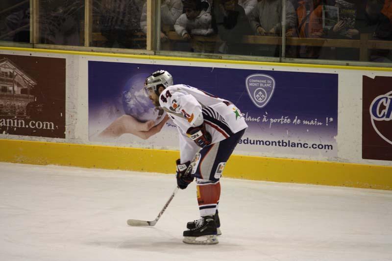 Chamonix  3 - 9 Grenoble 