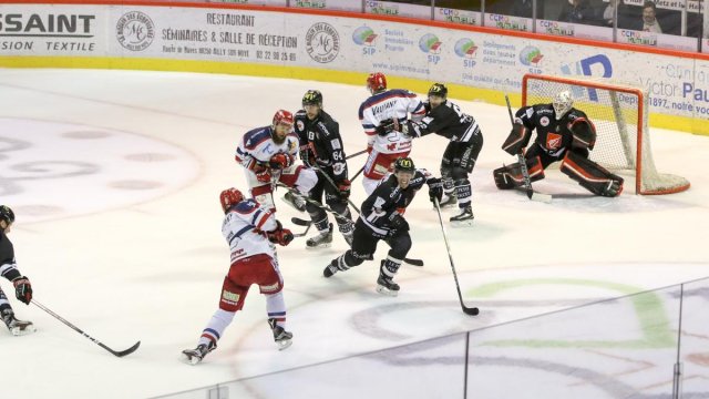 Photo hockey match Amiens  - Grenoble  le 04/03/2017