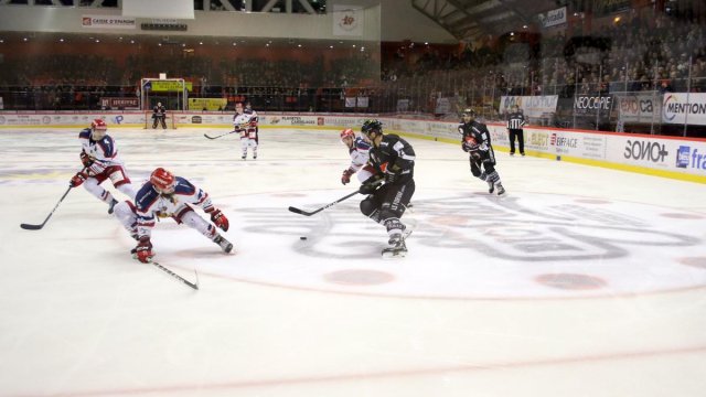 Photo hockey match Amiens  - Grenoble  le 04/03/2017