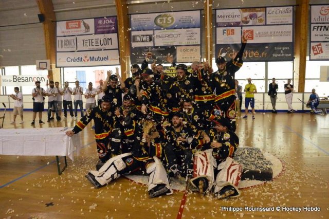 Photo hockey reportage N2 : Les Griffons de Besançon champions !
