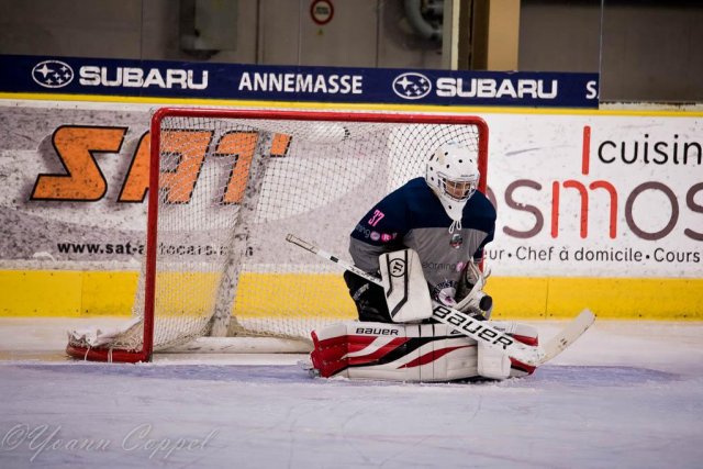 Photo hockey reportage Le HC 74 débute par un succès