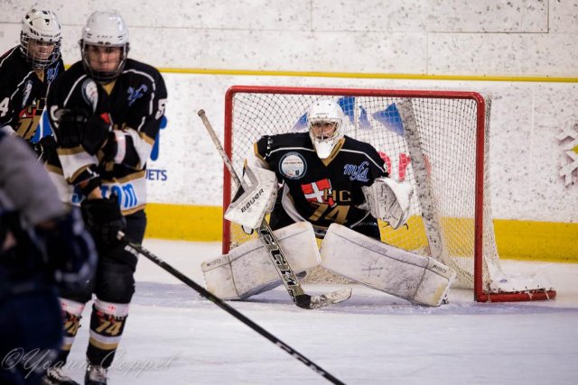 Photo hockey reportage Le HC 74 débute par un succès