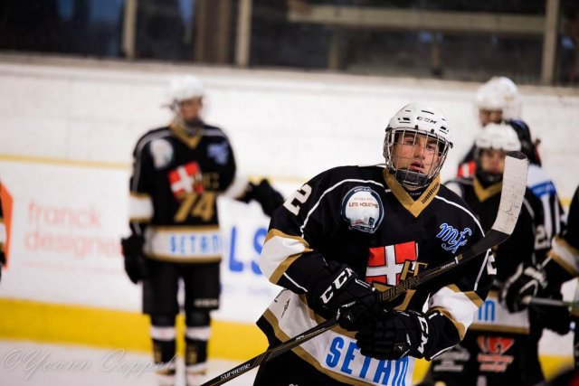 Photo hockey reportage Le HC 74 débute par un succès