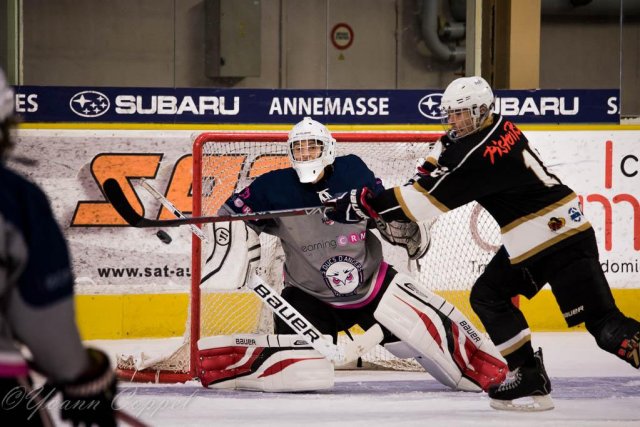 Photo hockey reportage Le HC 74 débute par un succès