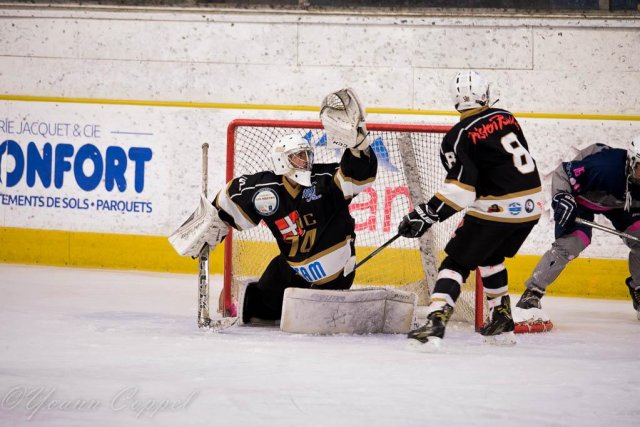 Photo hockey reportage Le HC 74 débute par un succès