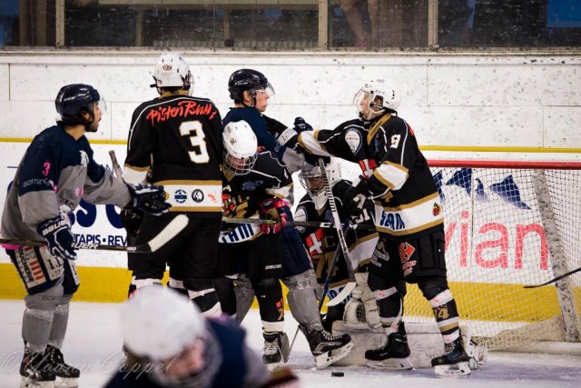 Photo hockey reportage Le HC 74 débute par un succès