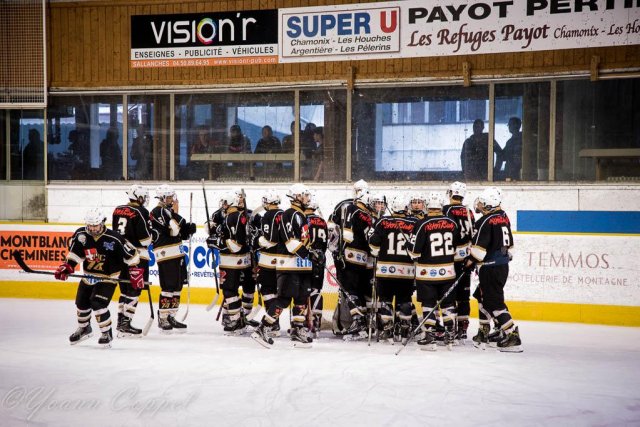Photo hockey reportage Le HC 74 débute par un succès