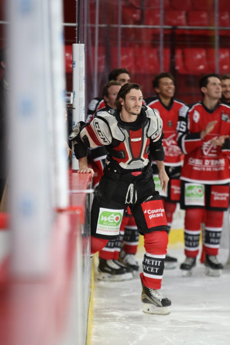 Remise des maillots à Amiens — Reportage