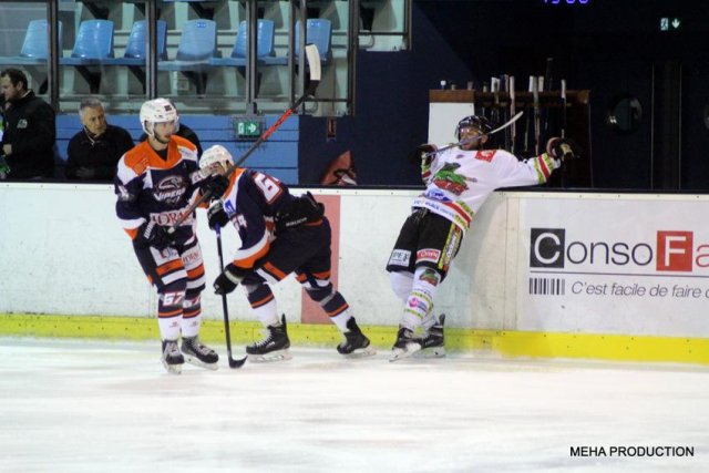 Photo hockey match Montpellier II - Nimes le 02/12/2017