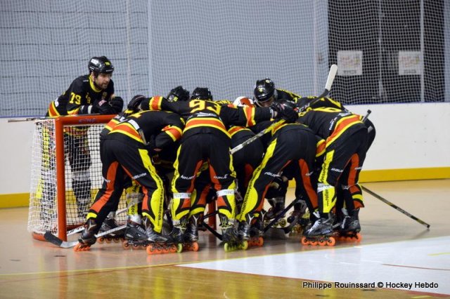 Photo hockey reportage N1 : Les Griffons à la relance