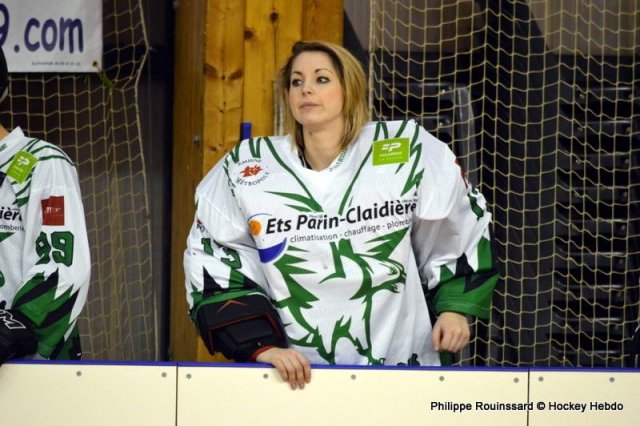 Photo hockey reportage N1 : Les Griffons à la relance