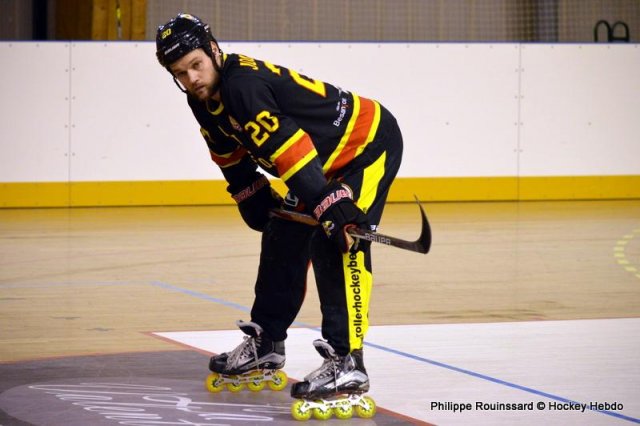 Photo hockey reportage N1 : Les Griffons à la relance