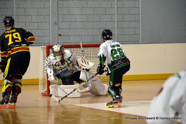 Photo hockey reportage N1 : Les Griffons à la relance