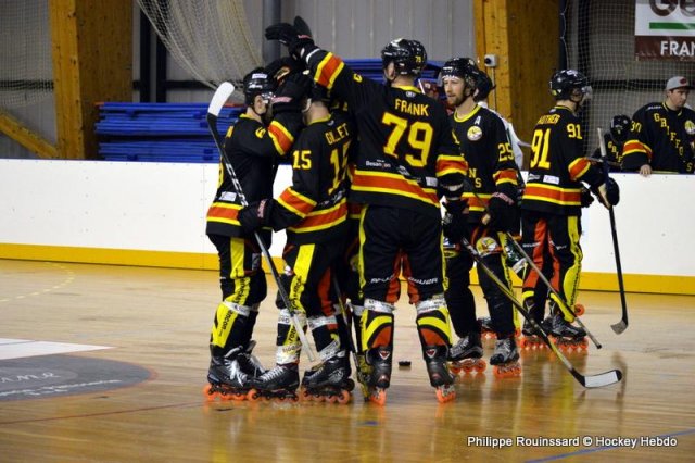 Photo hockey reportage N1 : Les Griffons à la relance