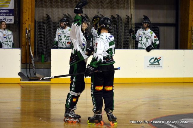 Photo hockey reportage N1 : Les Griffons à la relance