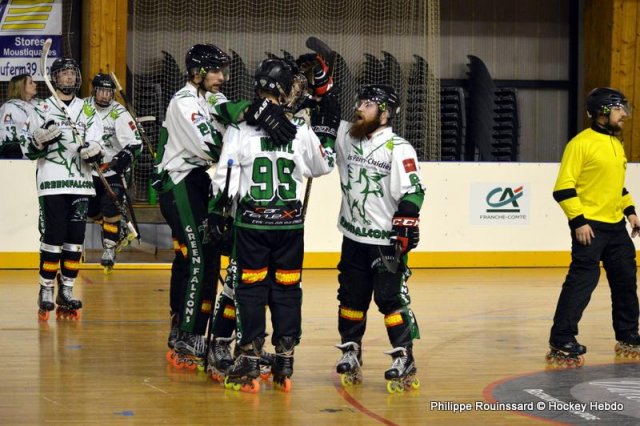 Photo hockey reportage N1 : Les Griffons à la relance