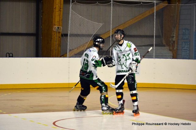 Photo hockey reportage N1 : Les Griffons à la relance