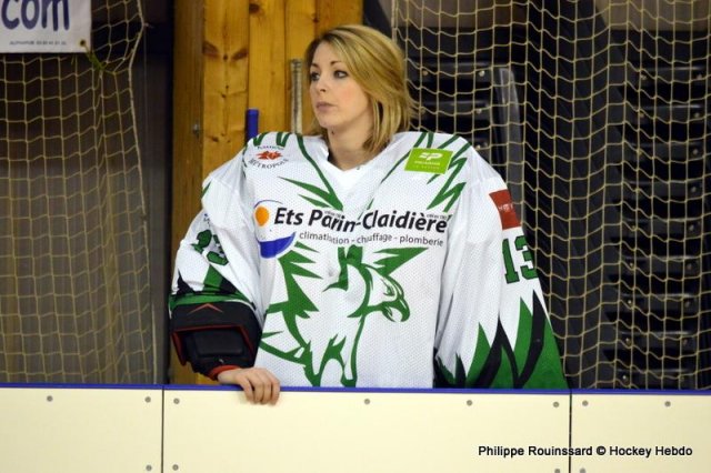 Photo hockey reportage N1 : Les Griffons à la relance