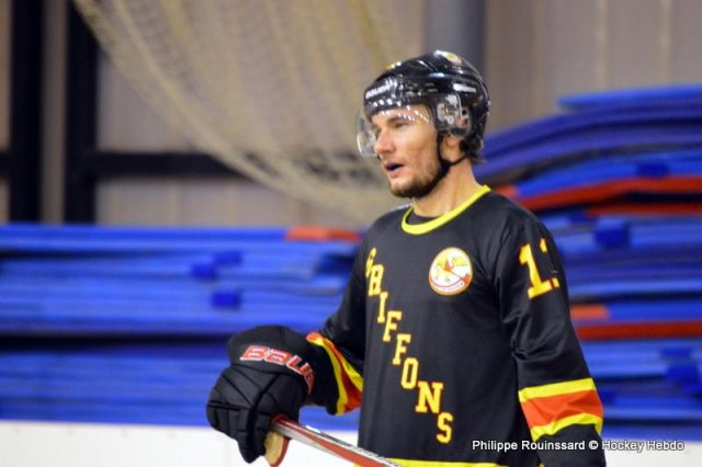 Photo hockey reportage N1 : Les Griffons à la relance