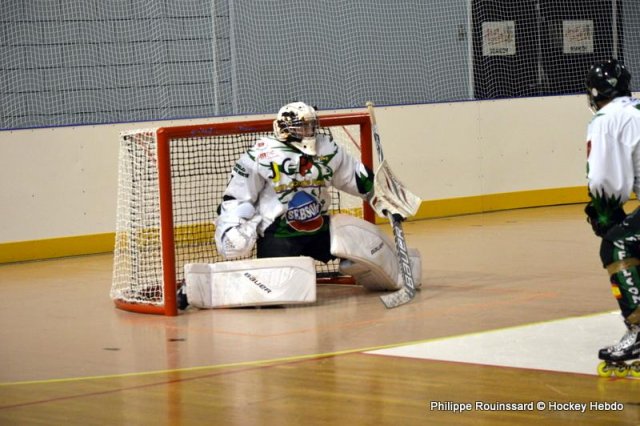 Photo hockey reportage N1 : Les Griffons à la relance