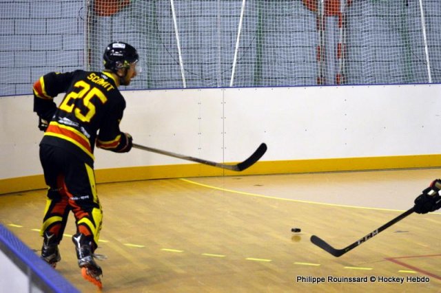 Photo hockey reportage N1 : Les Griffons à la relance