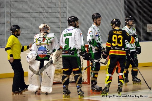 Photo hockey reportage N1 : Les Griffons à la relance
