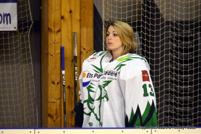 Photo hockey reportage N1 : Les Griffons à la relance