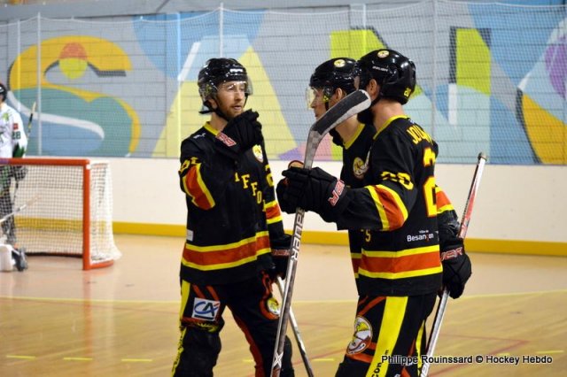 Photo hockey reportage N1 : Les Griffons à la relance