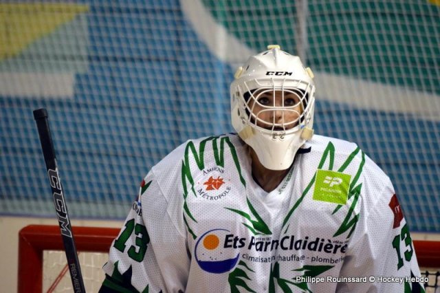 Photo hockey reportage N1 : Les Griffons à la relance