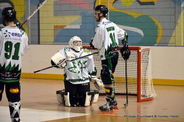 Photo hockey reportage N1 : Les Griffons à la relance