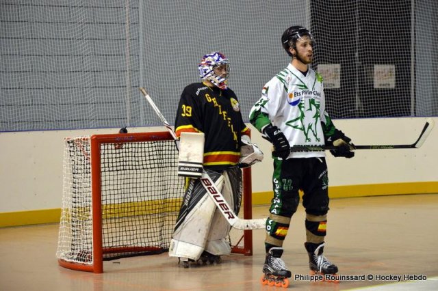 Photo hockey reportage N1 : Les Griffons à la relance
