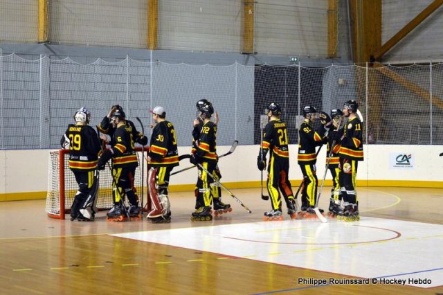 Photo hockey reportage N1 : Les Griffons à la relance