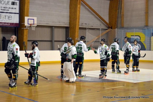 Photo hockey reportage N1 : Les Griffons à la relance