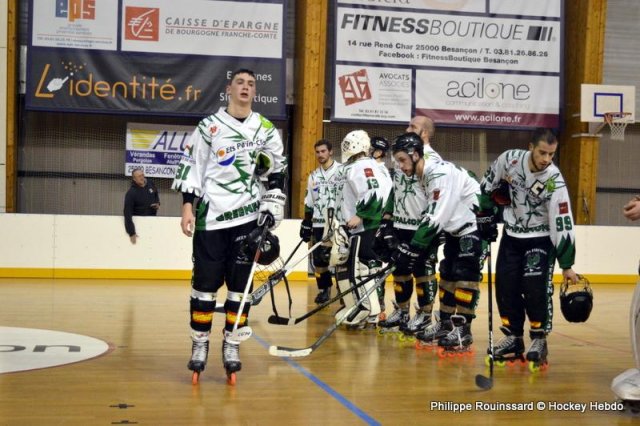 Photo hockey reportage N1 : Les Griffons à la relance