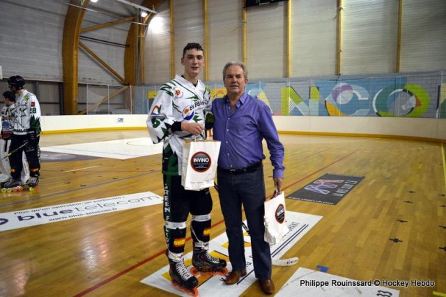 Photo hockey reportage N1 : Les Griffons à la relance